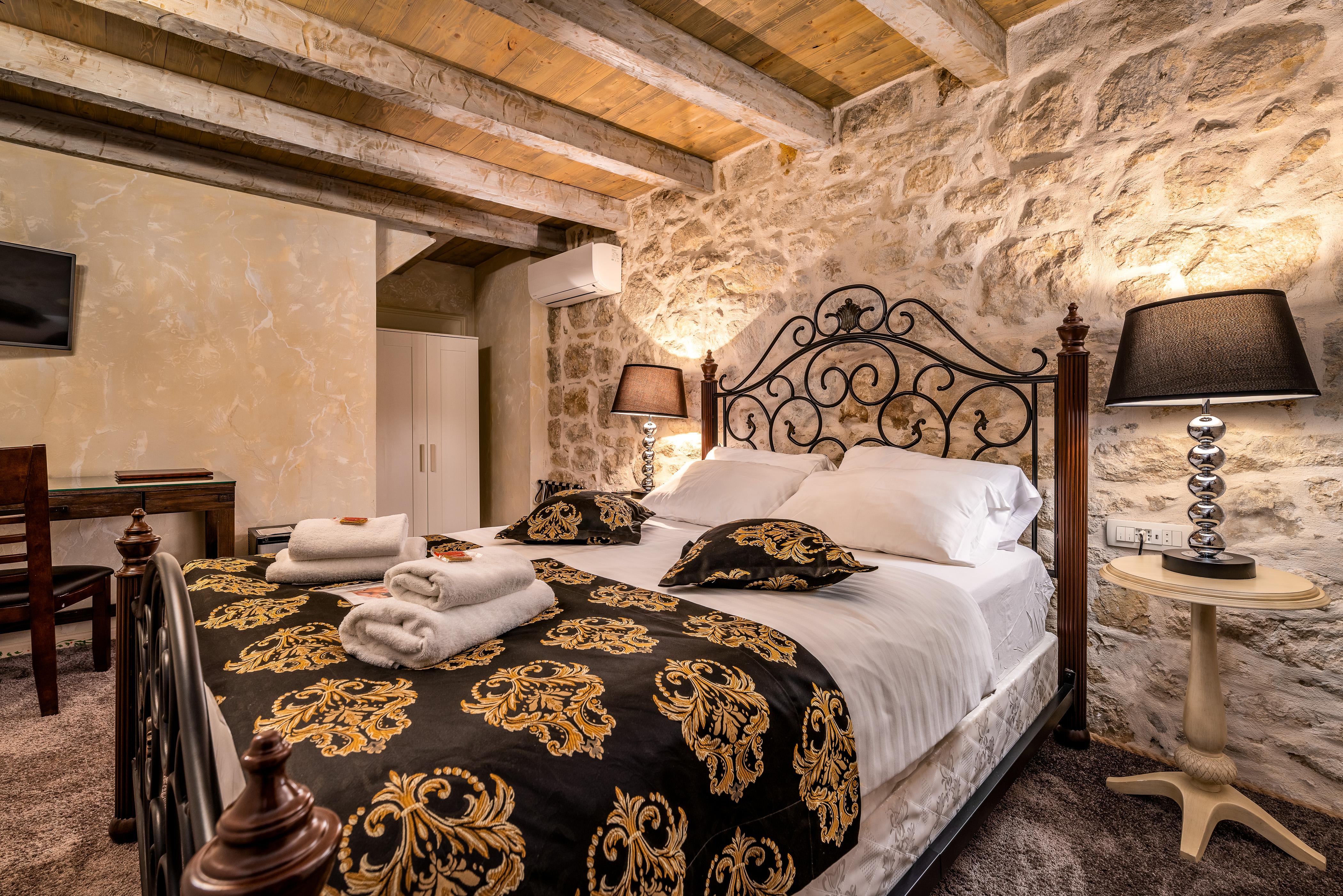 Heritage Palace Varos - Mag Quaint & Elegant Boutique Hotels Split Eksteriør billede