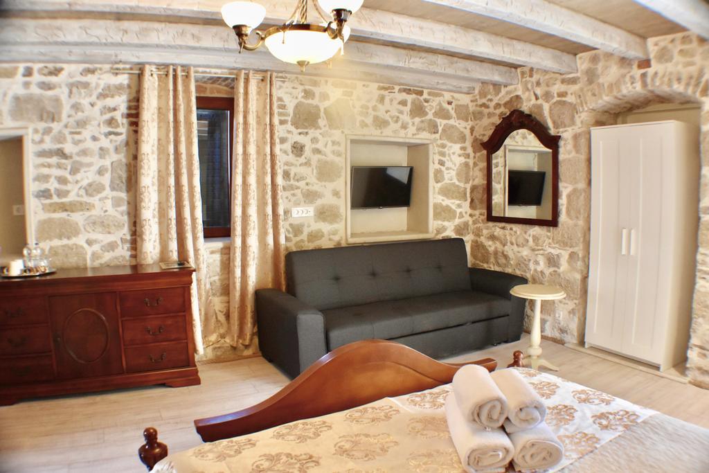 Heritage Palace Varos - Mag Quaint & Elegant Boutique Hotels Split Eksteriør billede
